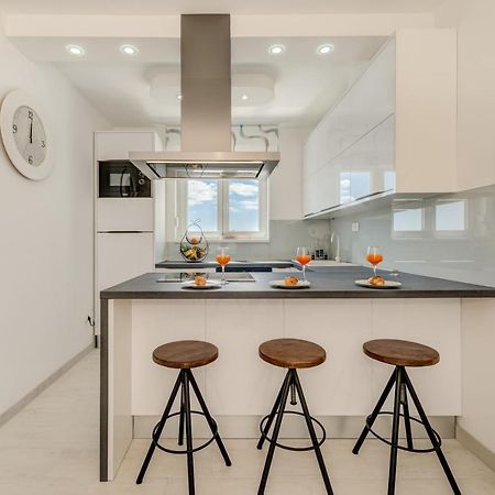 טרוגיר Modern 4* Luxury Apartment In Center מראה חיצוני תמונה