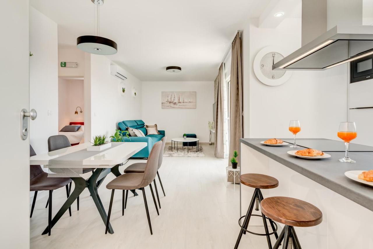 טרוגיר Modern 4* Luxury Apartment In Center מראה חיצוני תמונה
