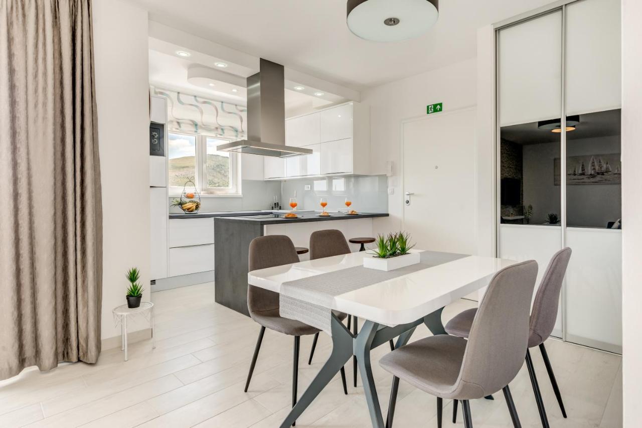 טרוגיר Modern 4* Luxury Apartment In Center מראה חיצוני תמונה