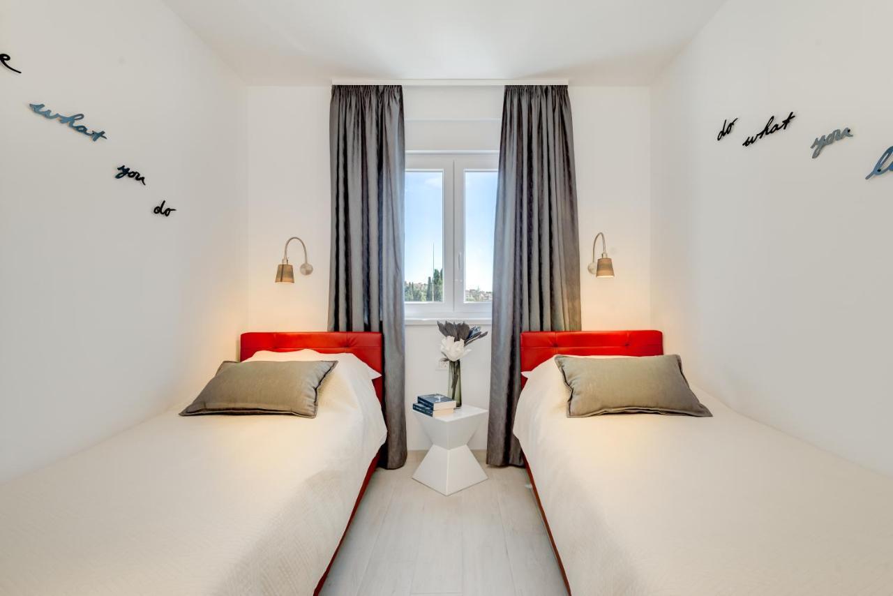 טרוגיר Modern 4* Luxury Apartment In Center מראה חיצוני תמונה