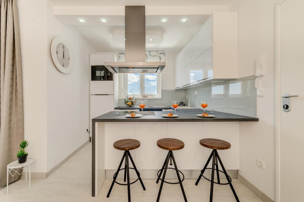 טרוגיר Modern 4* Luxury Apartment In Center מראה חיצוני תמונה