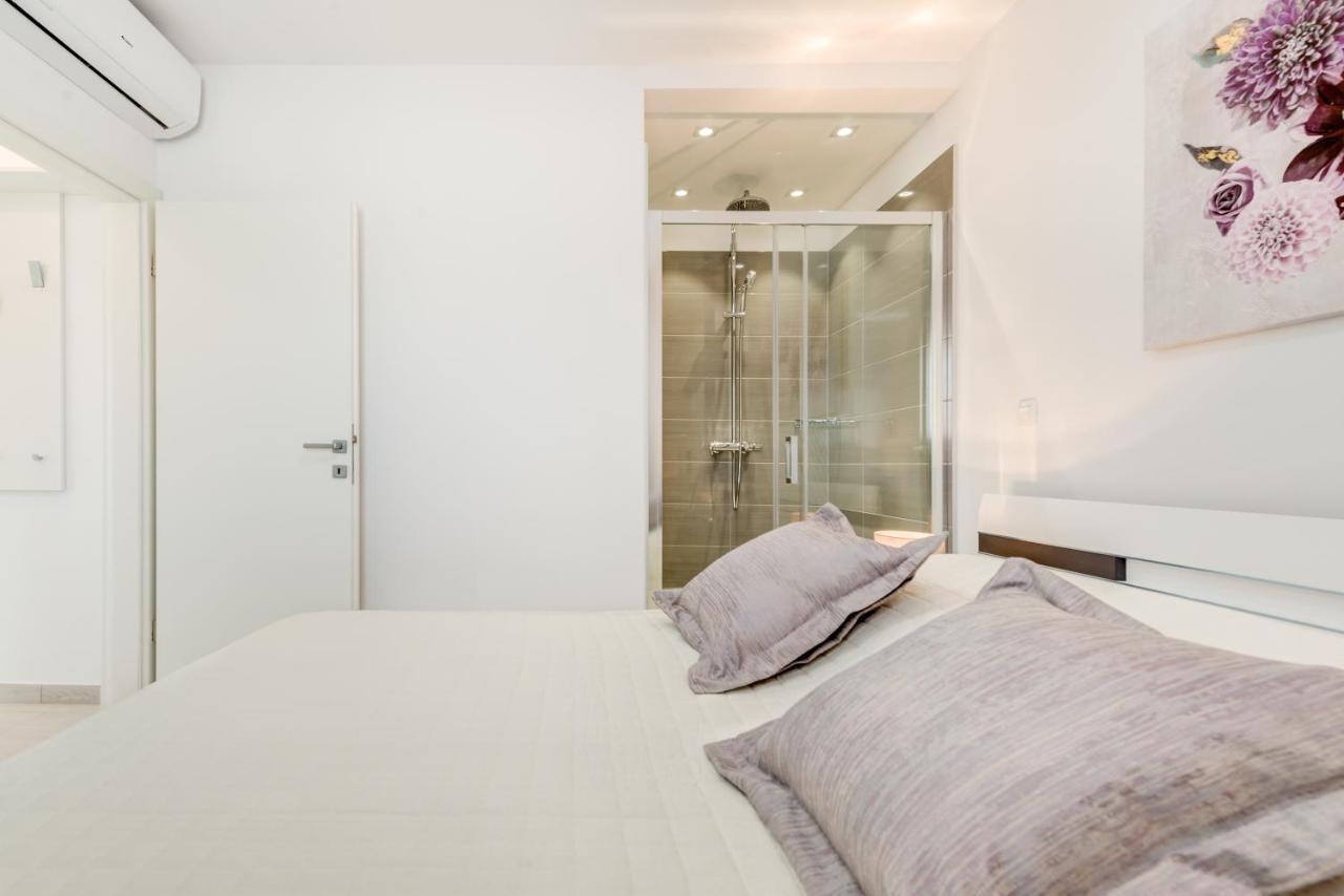 טרוגיר Modern 4* Luxury Apartment In Center מראה חיצוני תמונה